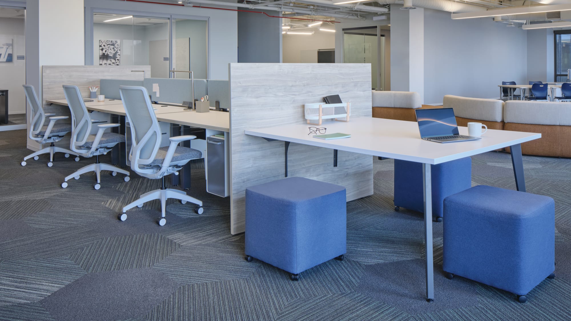 Modern benching workstation layout