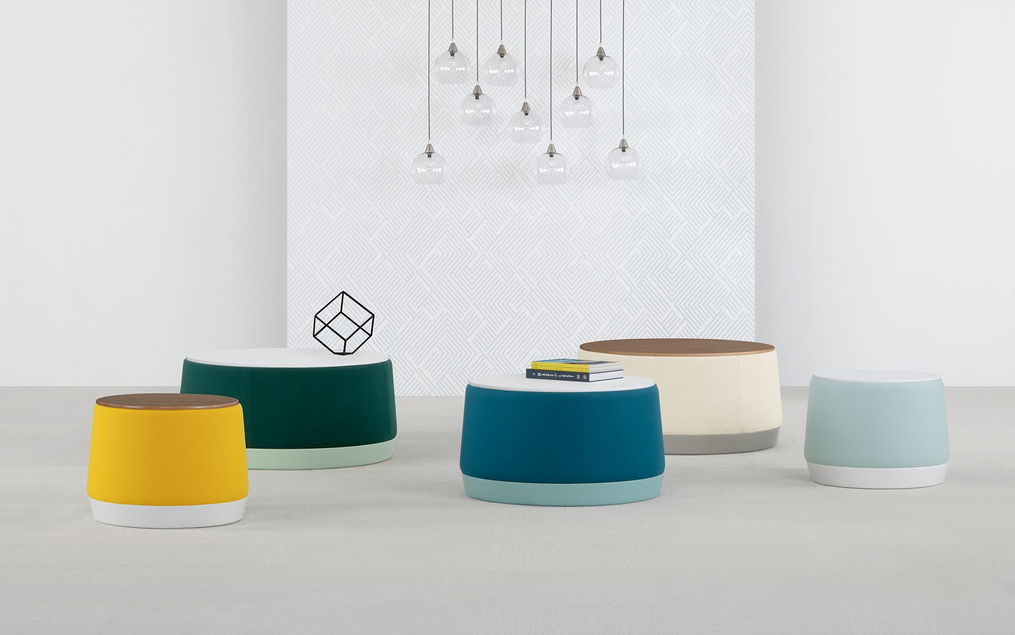 Flexible pull-up tables in a collaborative office