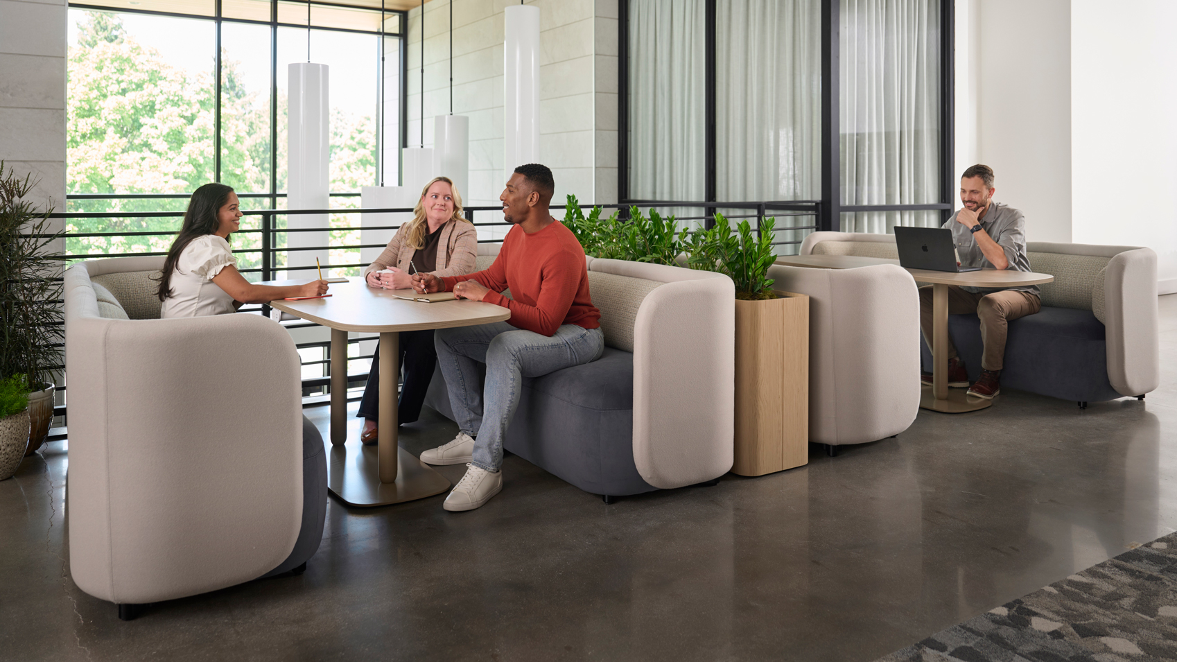 Green plants integrated into an office interior