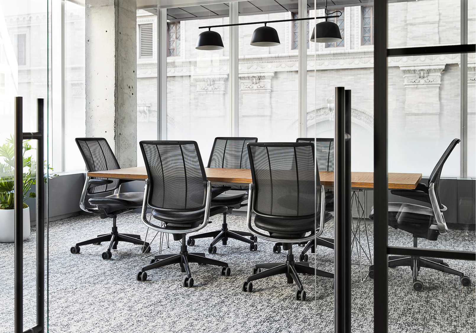 Liberty Ocean by Humanscale — image 2