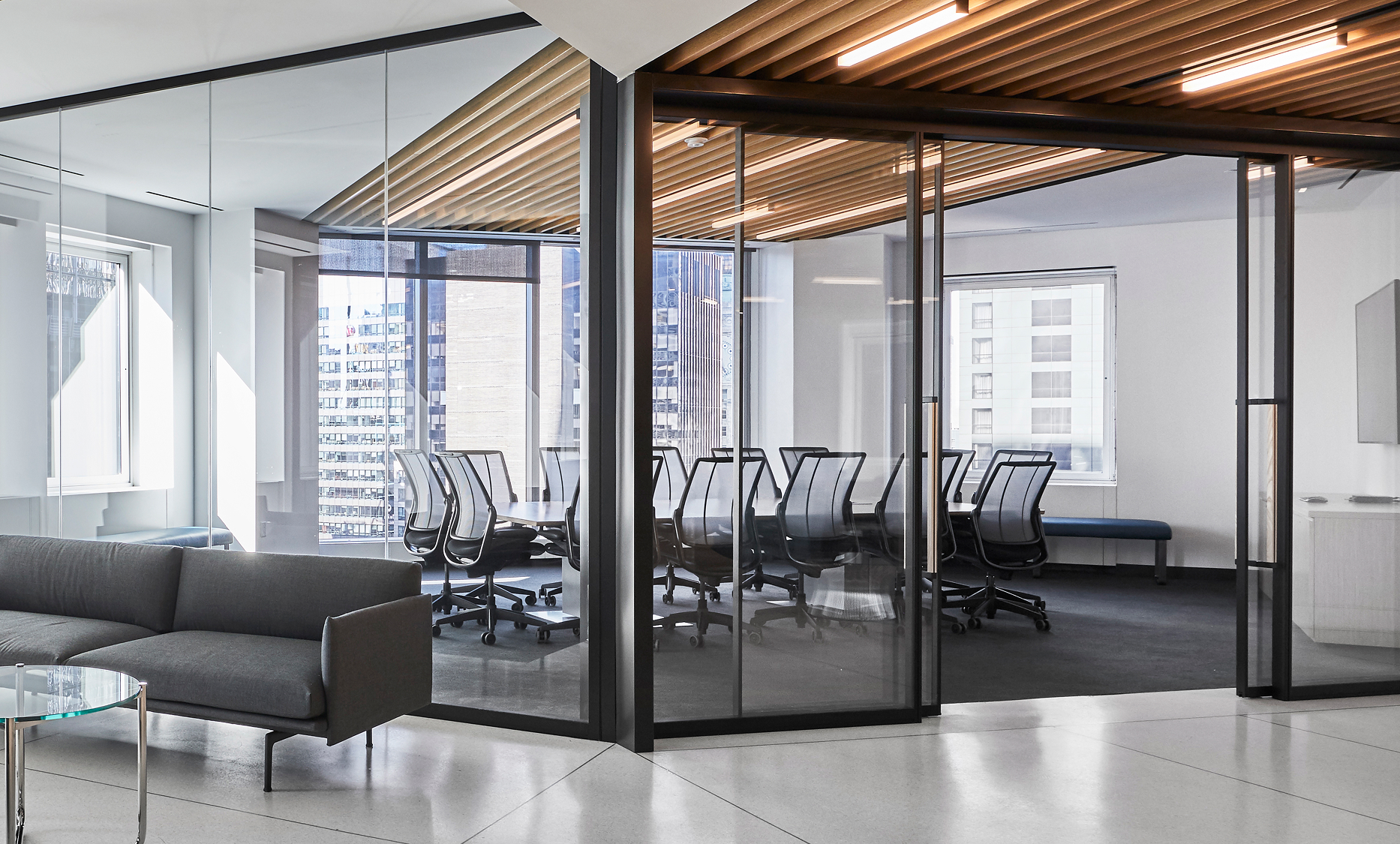 Different Smart - by Humanscale