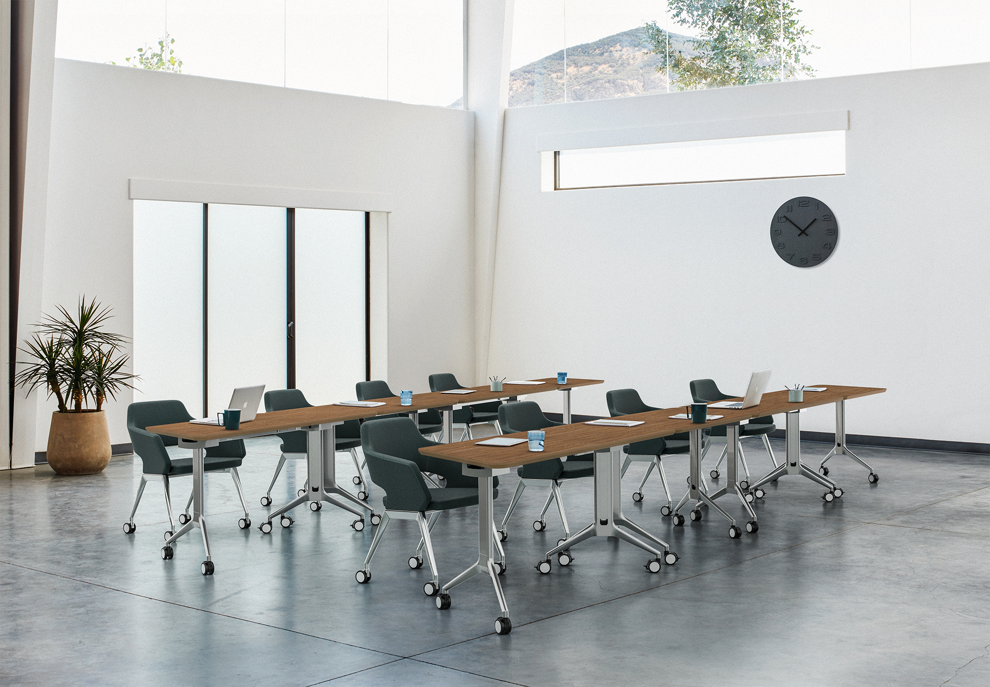 Multipurpose room set for a presentation