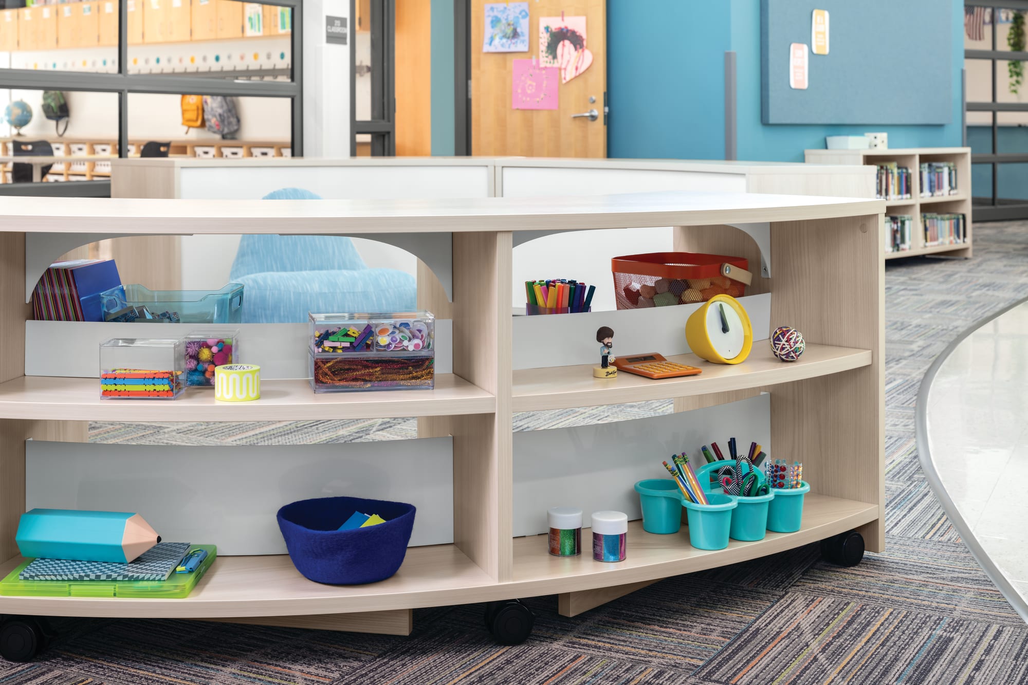 Contemporary library with collaborative tables