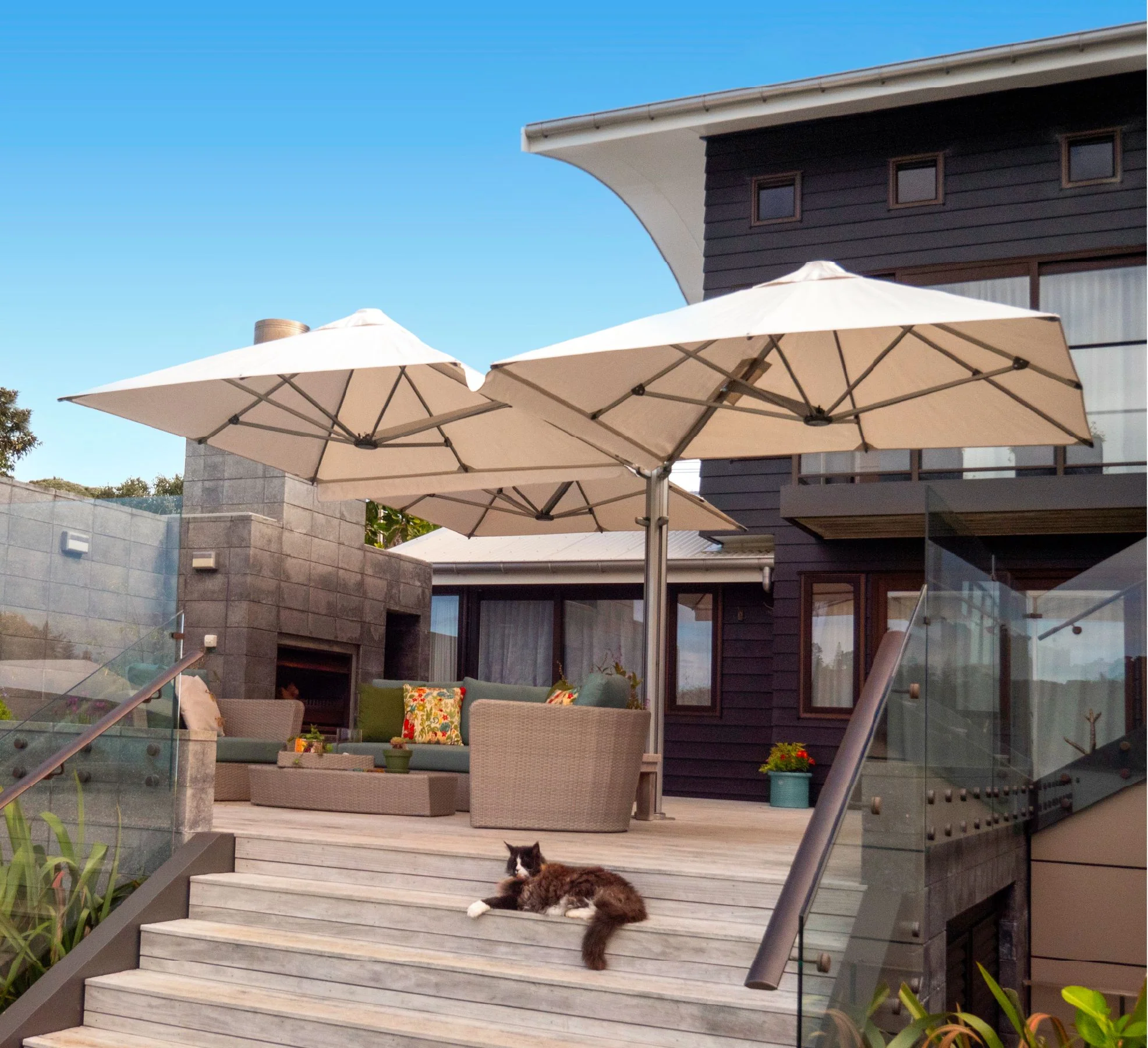 Shadowspec commercial cantilever umbrella