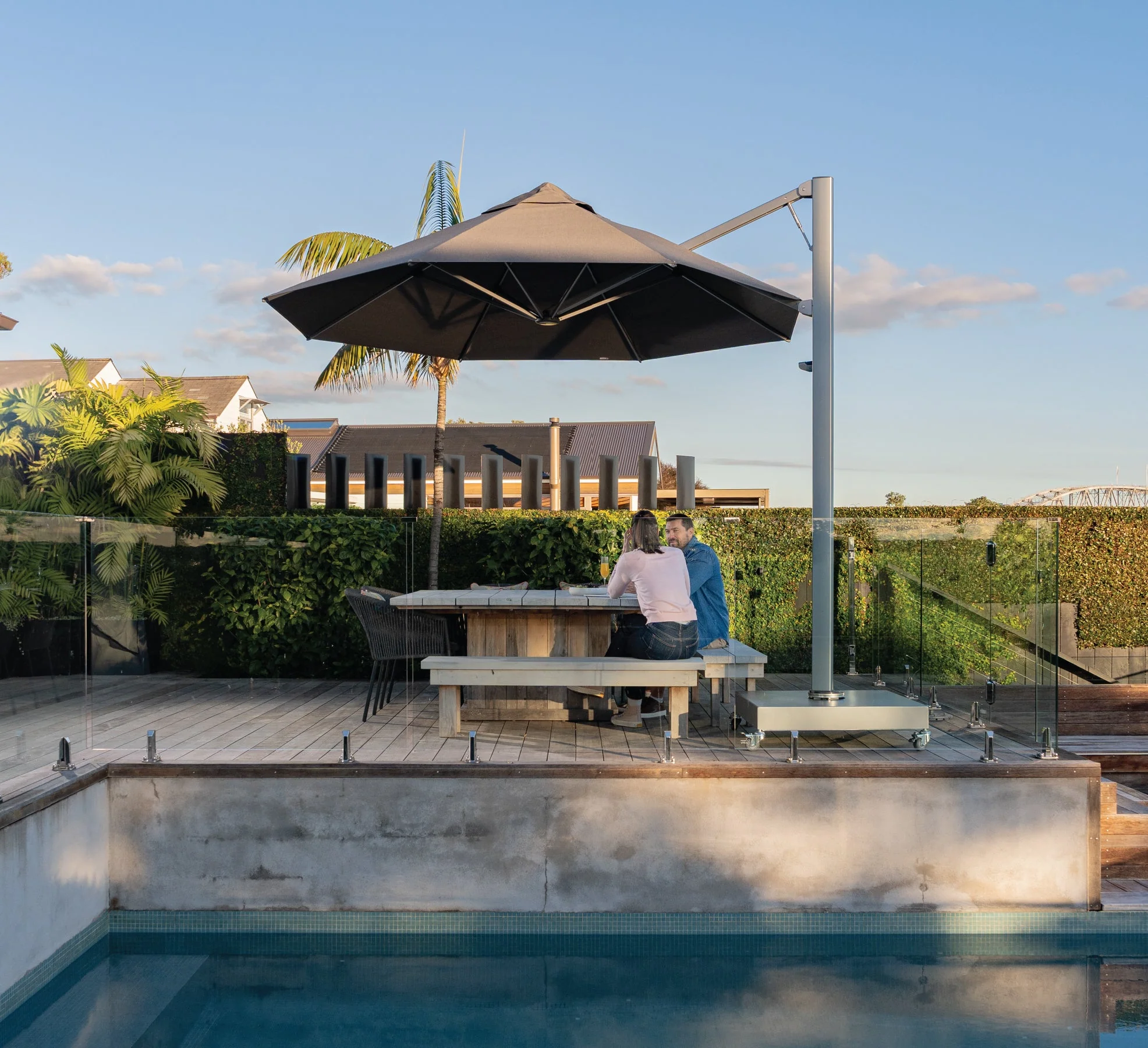 Shadowspec commercial cantilever umbrella