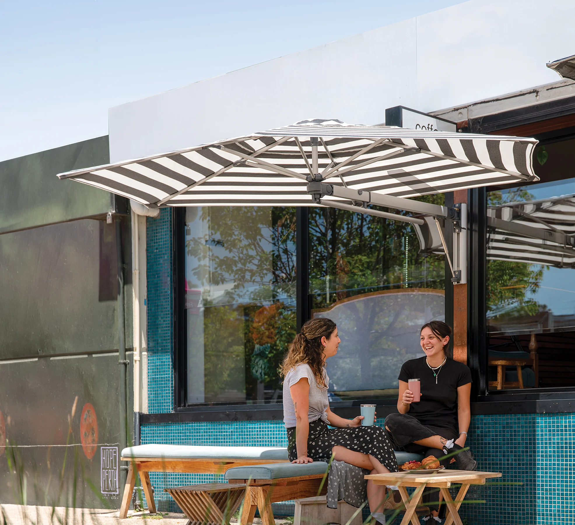 Shadowspec commercial cantilever umbrella